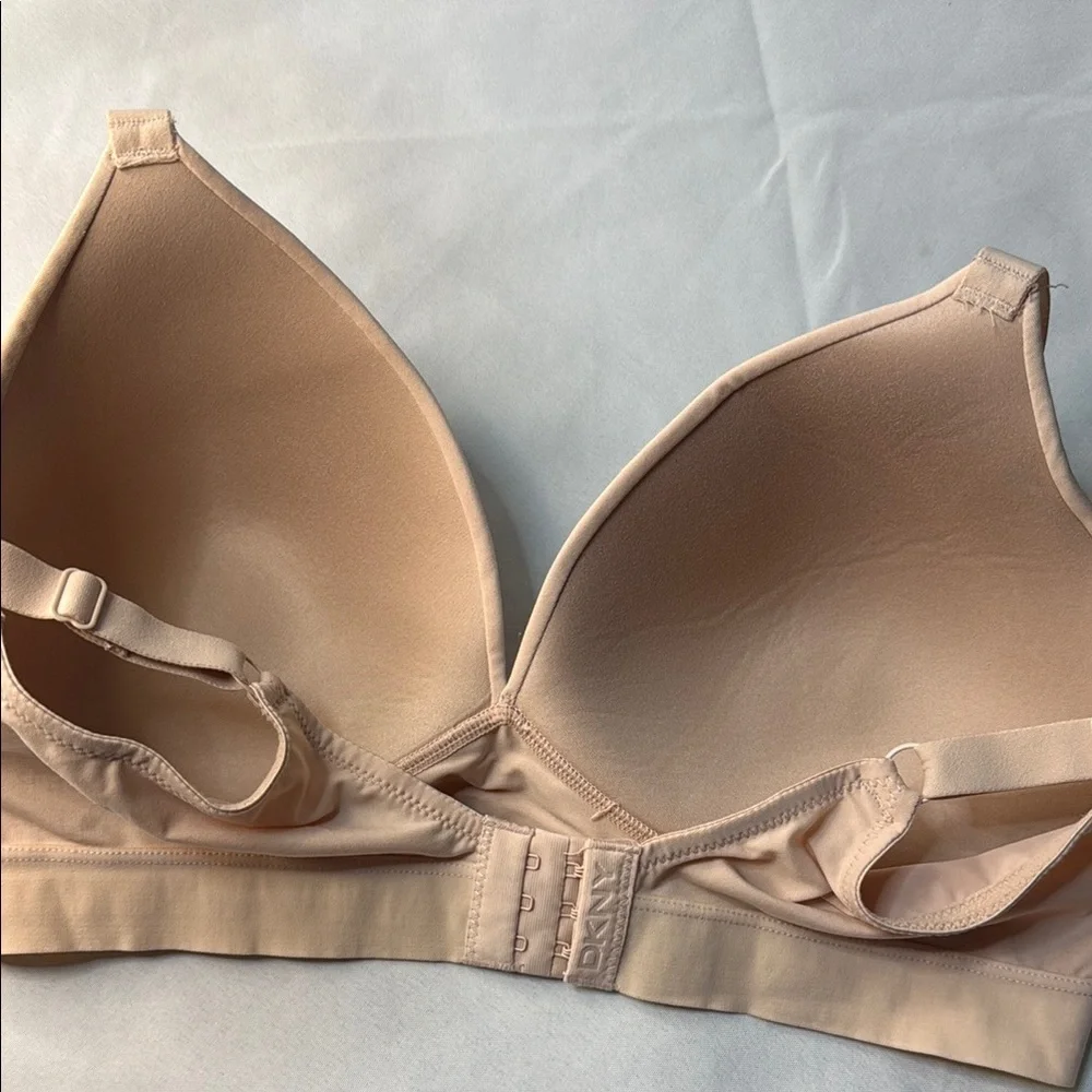 DKNY Women's Cream Bra, size Large, Preowned